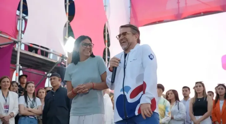 Delcy Rodríguez y Rafael Lacava se unen al trend viral "Dame hombro" durante visita a Carabobo