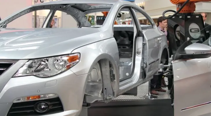 Robot mata empleado en Volkswagen