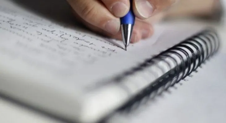 Quienes escriben con leyes muy grandes tienen rasgos psicópatas