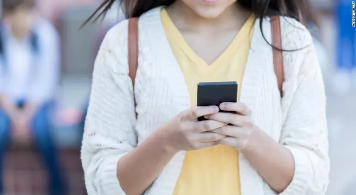 Instagram y Tinder regresan a sus orígenes con funciones solo para universitarios: ¿cuáles son las novedades?
