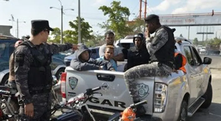 Jefe PN dice no serán violados derechos de los motoristas durante operativos
