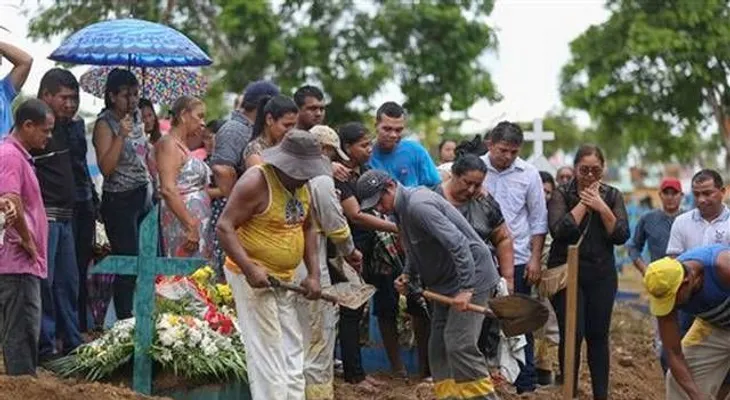 Brasil: 31 muertos en motín penal; unos fueron destripados