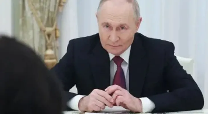Putin y el príncipe heredero de Abu Dabi analizan la escalada en el golfo Pérsico durante la cumbre de los BRICS