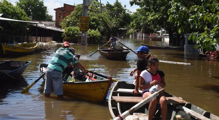 Decenas de miles de damnificados por lluvias e inundaciones en Sudamérica