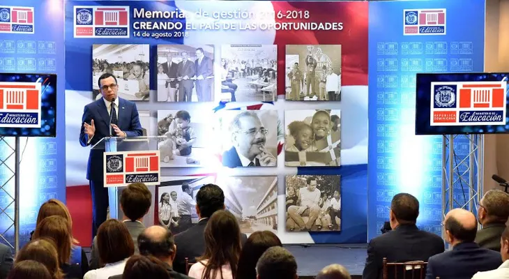 Ministro Andrés Navarro presenta avances de la revolución educativa del presidente Danilo Medina