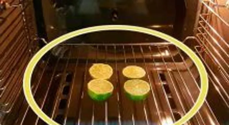 Mi esposo puso  2 limones en el horno y es increíble lo que pasó 