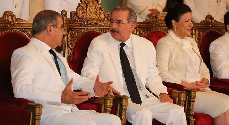 Medina recibe credenciales de 4 diplomáticos