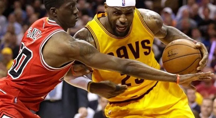 LeBron y Curry, en  primer equipo NBA