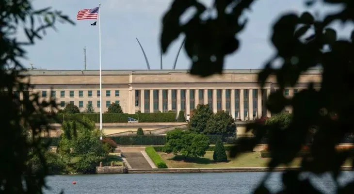 Empleados despedidos de Stars and Stripes demandan al Pentágono por violaciones a la Primera Enmienda