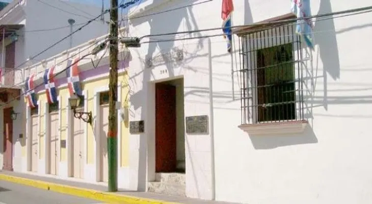 Instituto Duartiano califica de ultraje quemaran la bandera nacional