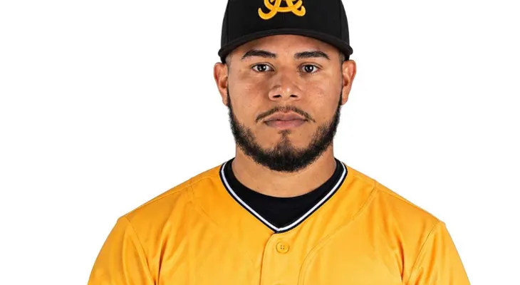 Águilas refuerzan su pitcheo con el regreso del zurdo Oscar Rayo