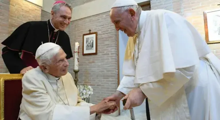 Vaticano: condiciones de salud de Benedicto XVI son "graves"