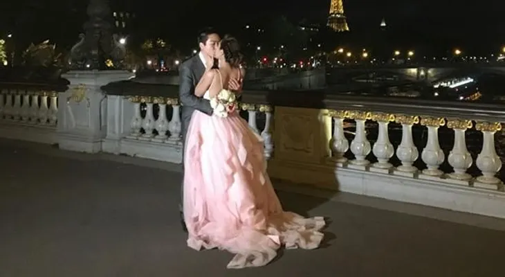 Por qué las parejas chinas visitan París antes de casarse