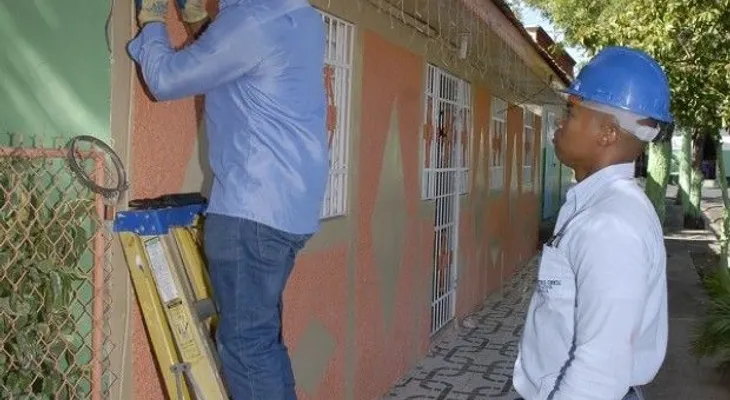 Edesur dice beneficia 3,000 familias con mejora voltaje