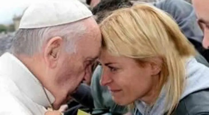 Así fue el emotivo encuentro entre Eugenia Tobal y el Papa Francisco