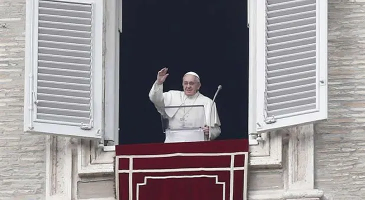 El papa dice que "la Iglesia no es un refugio para gente triste"