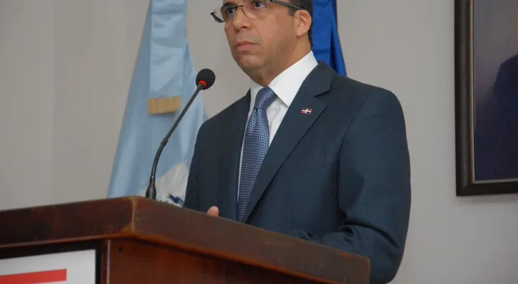 Ministro Andrés Navarro llama a estudiantes y docentes retornar puntual el lunes a las aulas 