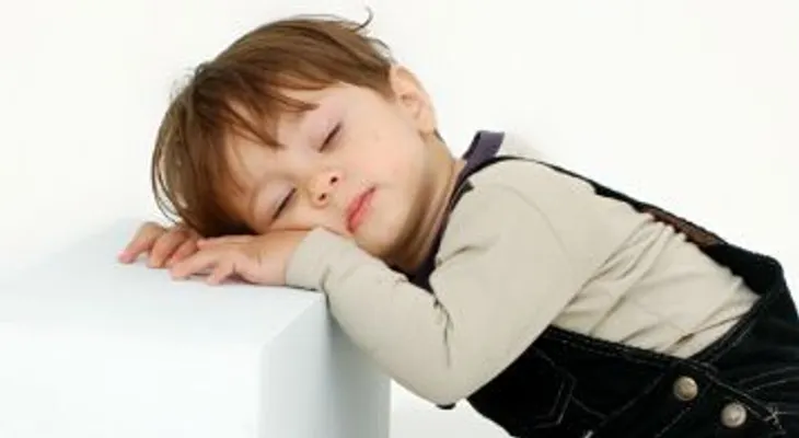 Acostar tarde a los niños limita su poder cerebral