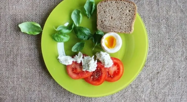 La dieta hipocalórica es la mejor manera de bajar de peso