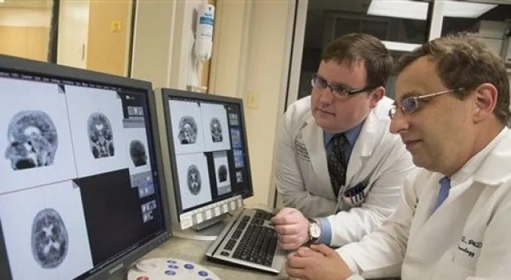 Tomografía muestra proteína que indica alzhéimer