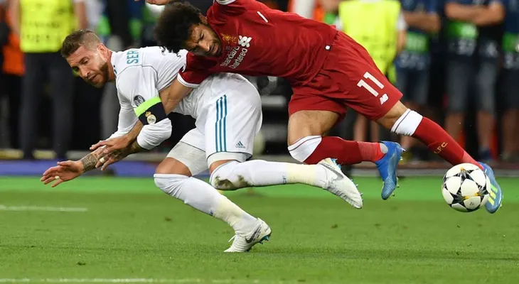 Polémica en la Champions: Salah salió lesionado, ¿lo hizo a propósito Sergio Ramos?