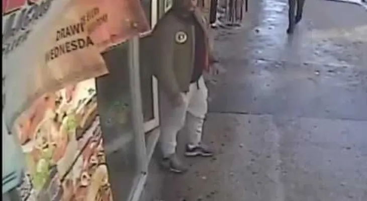 Policía NY capta en video pistolero hirió a tiros tres hispanos Bronx  
