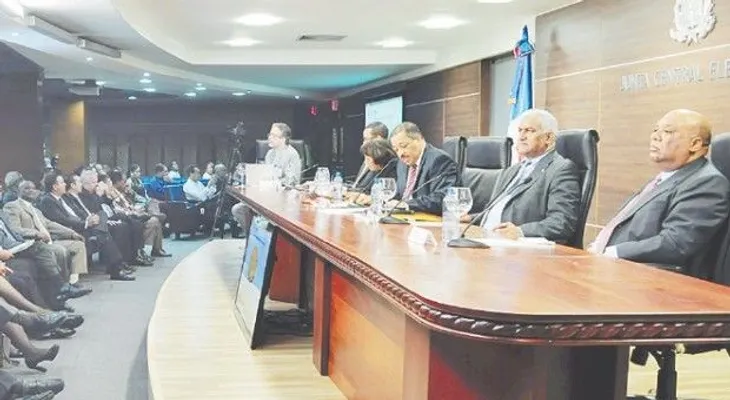 La RD entre los países con más partidos políticos en AL