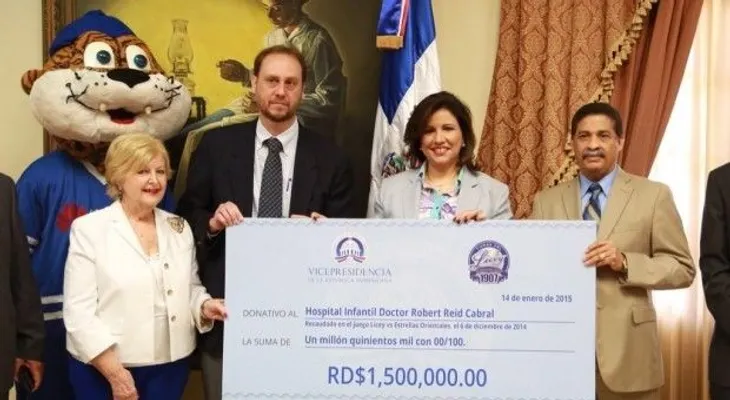 La Vicepresidencia y Tigres del Licey entregan donativo al Robert Reid Cabral