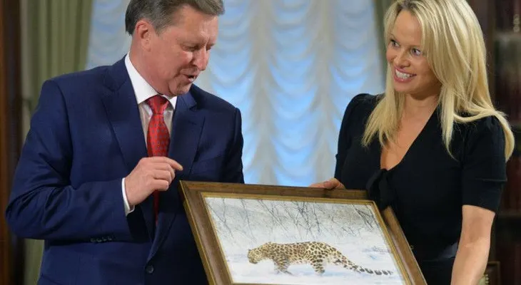 Pamela Anderson visita el Kremlin para dar consejos sobre la protección de la fauna