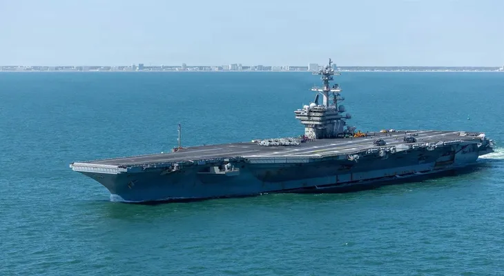 EE.UU. envía portaaviones USS George Washington a Oriente Próximo ante crisis de salud mental en el Lincoln