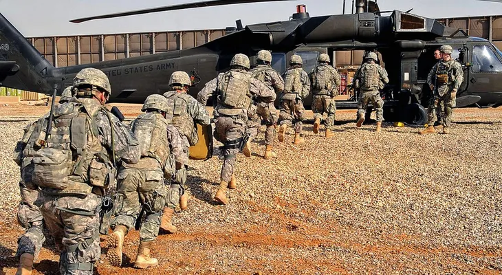 En la primera ofensiva contraterrorista del gobierno de Donald Trump, murió un soldado estadounidense y 14 terroristas en Yemen