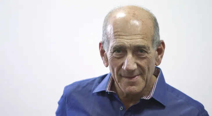 El ex primer ministro israelí Ehud Olmert, condenado a 18 meses de prisión