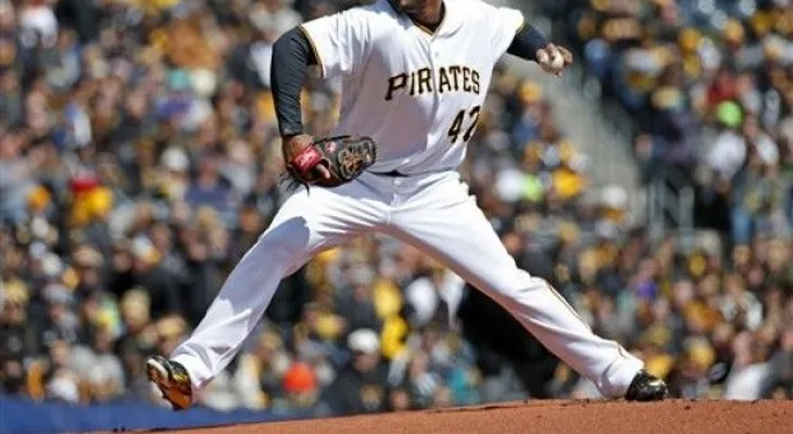 Liriano poncha a 10 en primer juego de la temporada