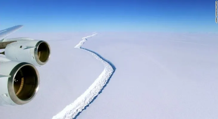 Un enorme iceberg de un billón de toneladas se desprendió de la Antártida
