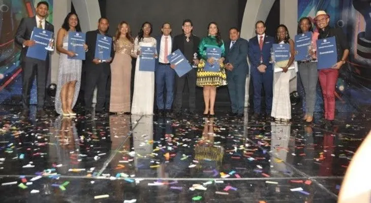 Celebran con gran colorido Premio a la Excelencia Juvenil Juan Pablo Duarte 2016