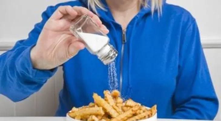 Tomar mucha sal aumenta el riesgo de obesidad