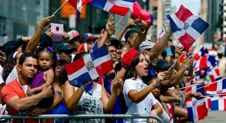 Aumentarán el salario a dominicanos en Nueva York