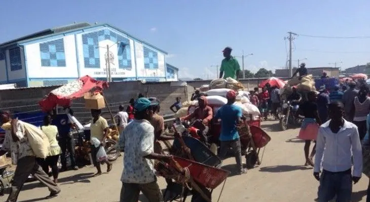 Comerciantes impedirán entrada a haitianos en protesta por veda
