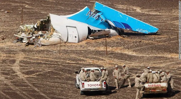 ¿Qué significa si confirman que ISIS puso una bomba en el avión ruso?