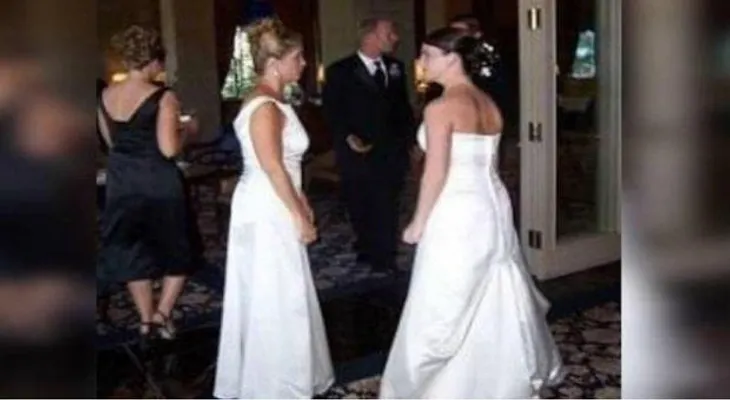 Una mujer recibe una tremenda sorpresa al ver llegar suegra vestida de novia el día de su boda