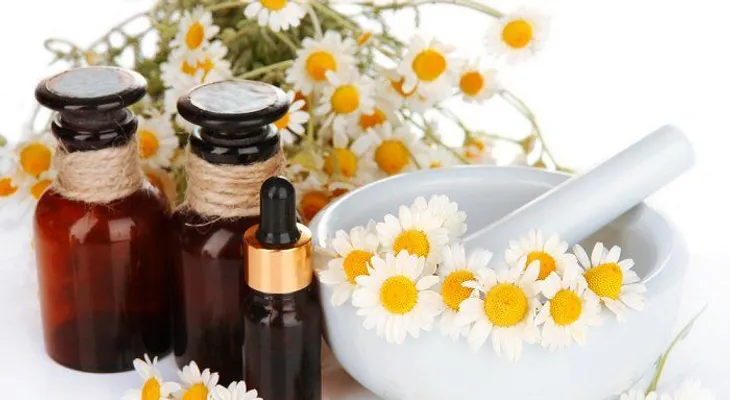 7 aceites esenciales que te ayudan a desvanecer arrugas en los ojos