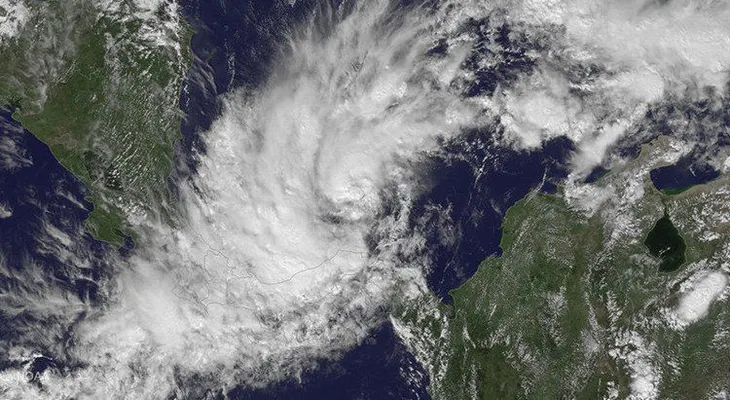 Ciclón tropical Otto ahora es un huracán