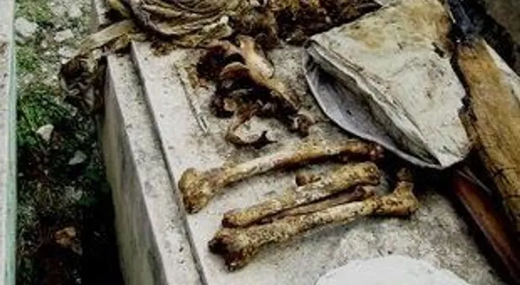 Roban cráneo del hermano de Raulín Rodríguez en cementerio