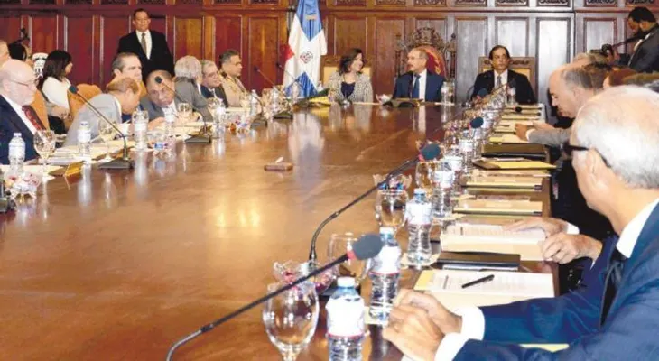 Danilo Medina exige a sus funcionarios manejarse con transparencia