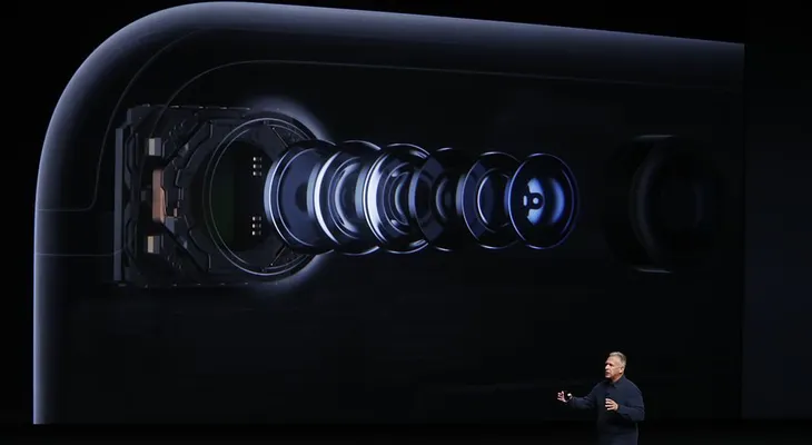 Las cinco tragedias que dieron origen al iPhone