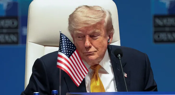 Trump rechaza limitar el desarrollo de la IA y presenta portal gubernamental America.gov