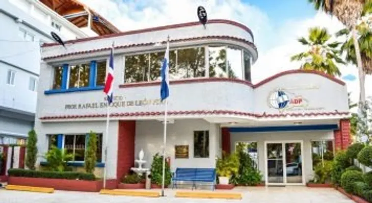 ADP rechaza resultados parciales de evaluación docente y exige publicar datos completos