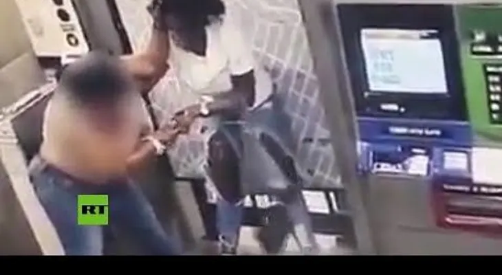 Imágenes fuertes: mortal apuñalamiento en el subway de NY