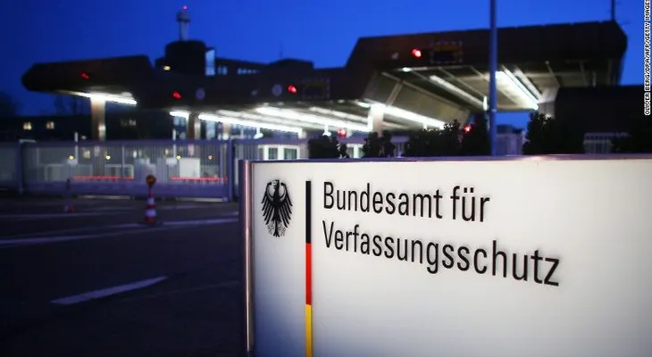 Arrestan a un empleado de la agencia de inteligencia de Alemania por comentarios "islamistas"