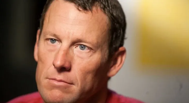 Prohíben que Armstrong participe en una carrera 
